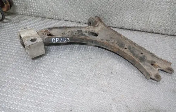 Volkswagen PASSAT B6 Front lower control arm/wishbone