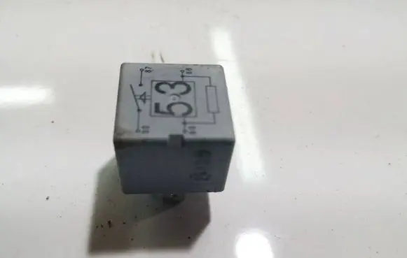 Volkswagen PASSAT CC Other relay 141951253B