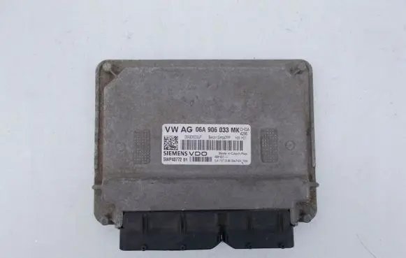 Volkswagen Golf VI Engine control unit/module 06A906033MK