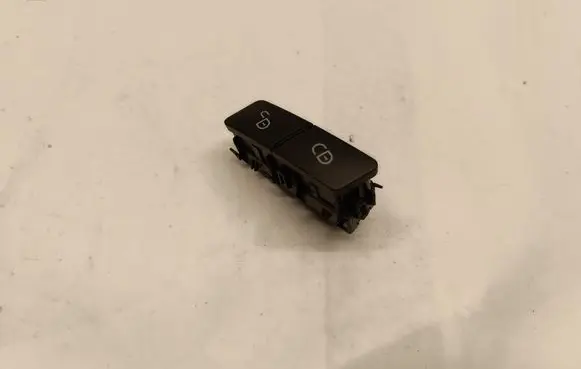Mercedes-Benz CLS C218 X218 Central locking switch button A2049058402