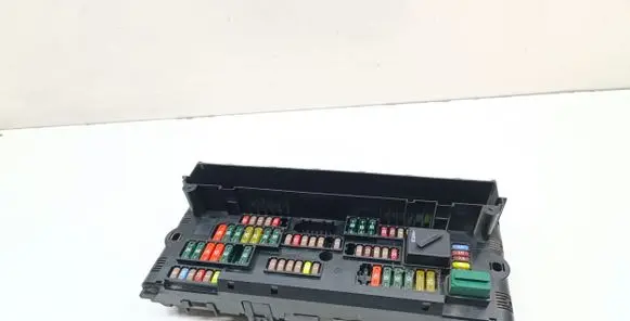 BMW 5 F10 F11 Fuse module 9252815