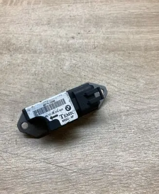 BMW 5 E39 Airbag deployment crash/impact sensor 8375643