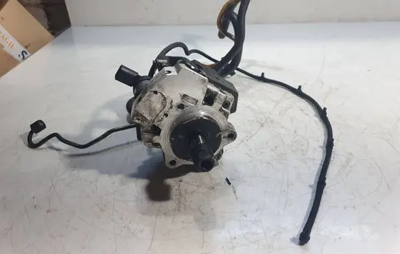 BMW 5 E60 E61 Fuel injection high pressure pump 7788678 0445010073 501006160347
