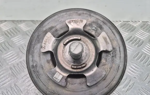 Mercedes-Benz E W212 Crankshaft pulley A6420302003 131232