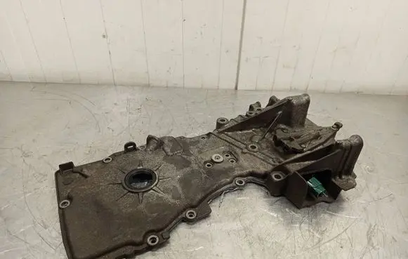 Renault Captur Timing belt guard (cover) 135022061R 135020865R