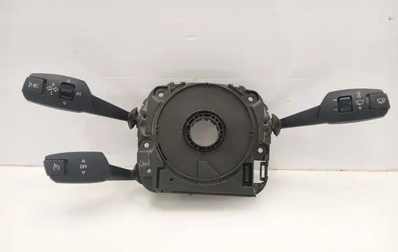 Wiper turn signal indicator stalk/switch