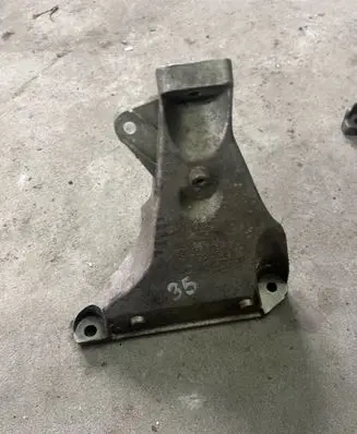 Skoda Superb B5 (3U) Engine mounting bracket 8D0199308AG AI5M2001F