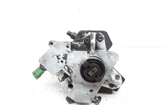 Volvo V70 Fuel injection high pressure pump 8692521 0445010111