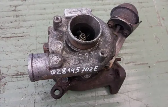 Volkswagen Sharan Turbo 028145702E