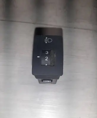 Hyundai Getz Headlight level height control switch