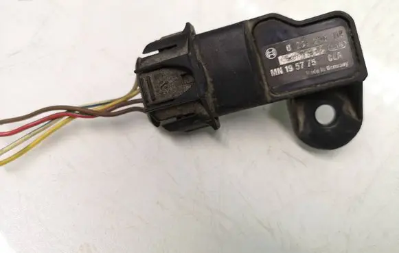 Mitsubishi Colt Air pressure sensor MN195775 0261230118 0807142086