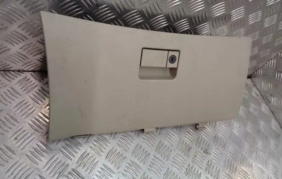 Chrysler Pacifica Glove box