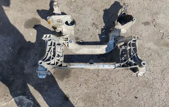 BMW 5 F10 F11 Front axle beam 679301707 122089 12208910