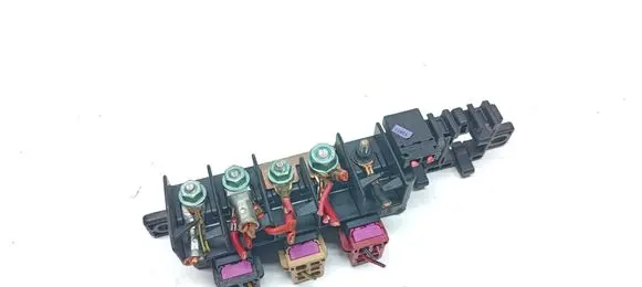 Volkswagen PASSAT B5 Relay mounting block 8L0941822A