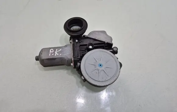 Toyota RAV 4 (XA40) Front door window regulator motor 8572042110