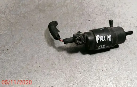 Nissan Primera Windscreen/windshield washer pump 20860