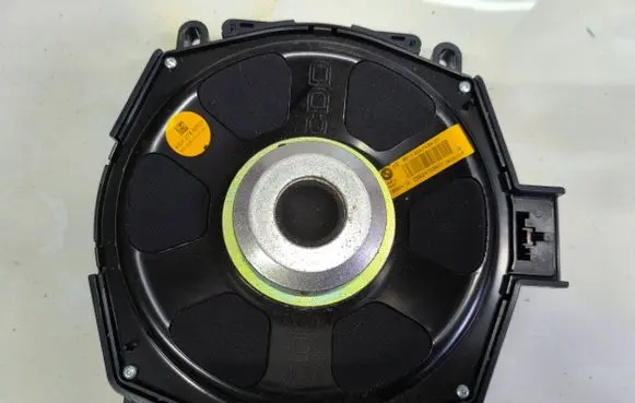 BMW X4 F26 Subwoofer speaker 9247484 8353410