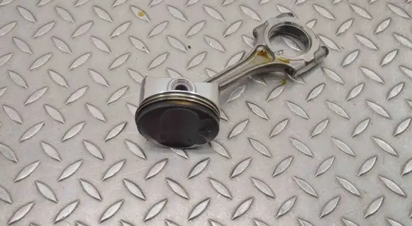 Toyota Corolla E210 E21 Piston 010833