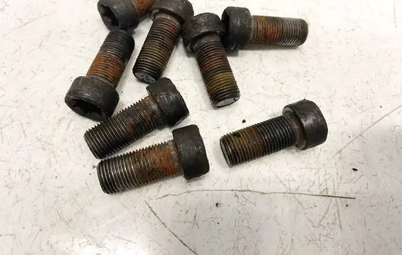 Nissan X-Trail T30 Nuts/bolts 