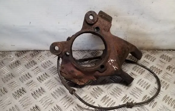 Jeep Grand Cherokee (WJ) Front wheel hub spindle knuckle