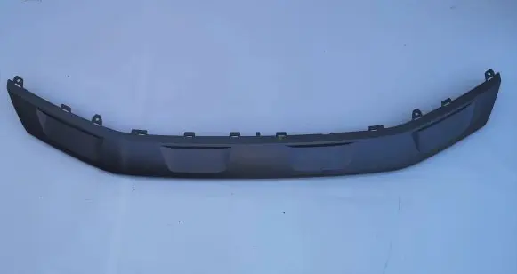 Front bumper lip