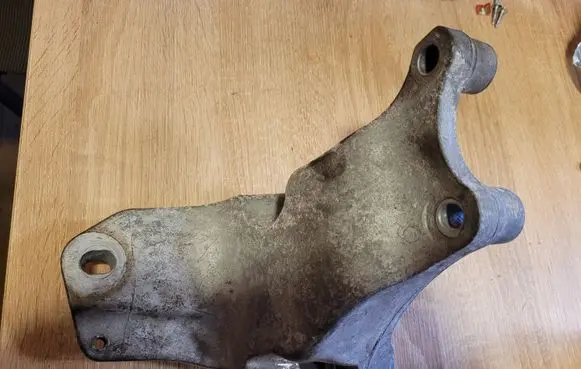 Ford Mustang VI Engine mounting bracket FR3C6037CA