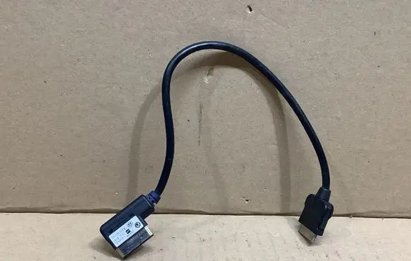Volkswagen Tiguan iPod connector socket 5N0035554