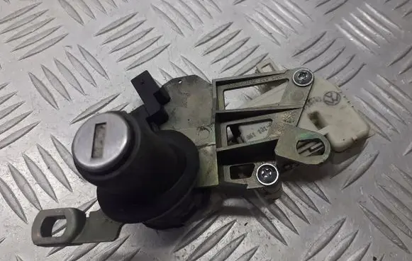 Seat Toledo II (1M) Front door lock (next to the handle) 1M5827297C