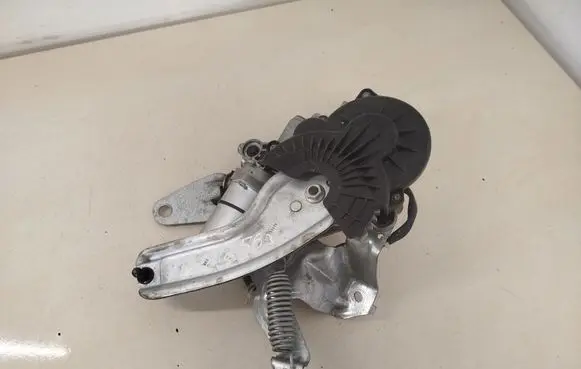 Subaru Outback (BS) Tailgate/trunk/boot lift motor 3036326