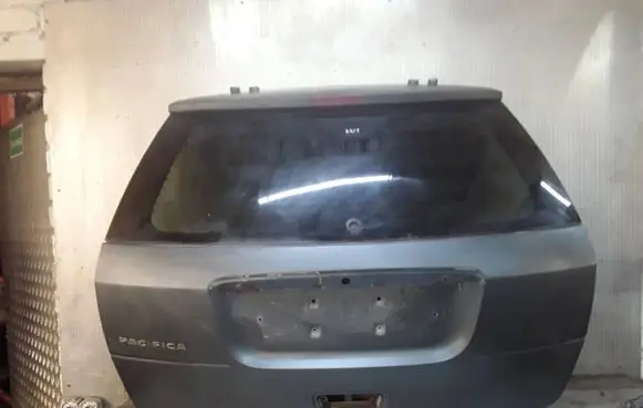 Chrysler Pacifica Tailgate/trunk/boot lid 