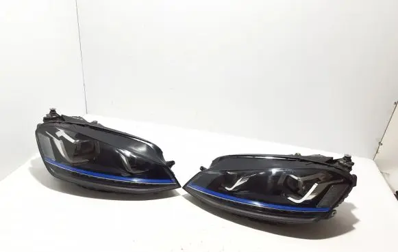 Volkswagen Golf VII Headlight/headlamp