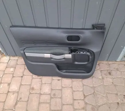 Citroen C4 Cactus Front door card panel trim 98037157ZD