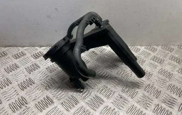 Jaguar XF X250 Oil breather separator 4R8Q6A785AE