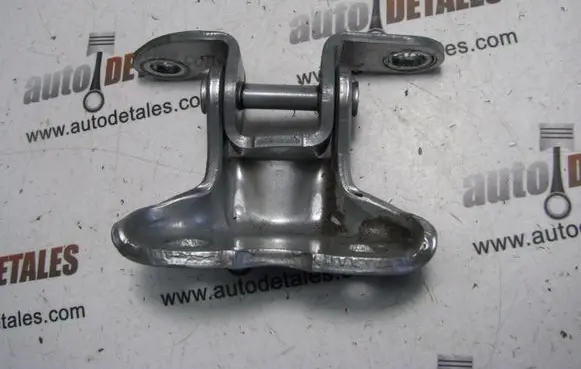 Toyota Avensis T250 Rear door upper hinge