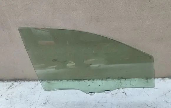 Subaru XV II Front door window glass four-door 