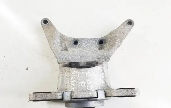 Volvo V70 Engine mount bracket 31316876