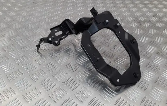 Toyota Auris E180 Other engine bay part