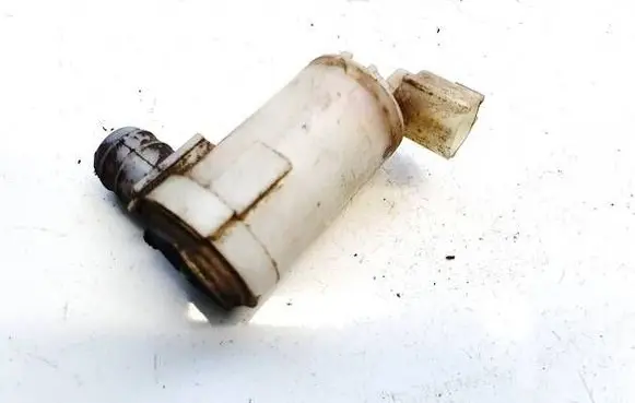 Nissan Leaf I (ZE0) Windscreen/windshield washer pump 