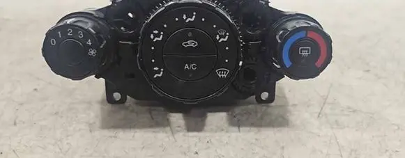 Ford Fiesta Climate control unit 8A6119980CE G1006072B