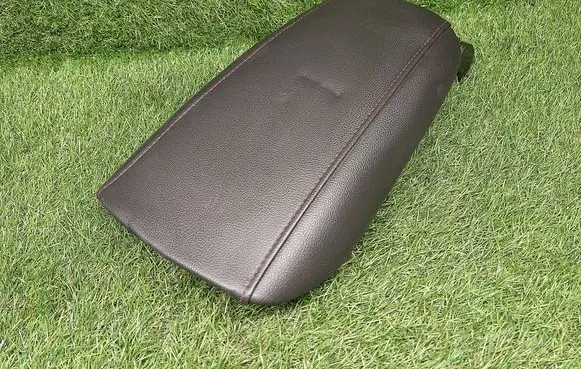 Ford Fusion II Armrest W2258A L0210263AA07FAR 6199