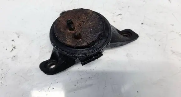Subaru B9 Tribeca Engine mount bracket 