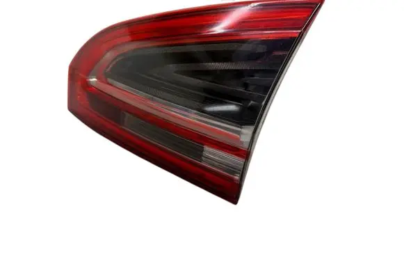 Tailgate rear/tail lights