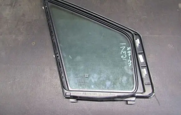 Opel Meriva B Front triangle window/glass 
