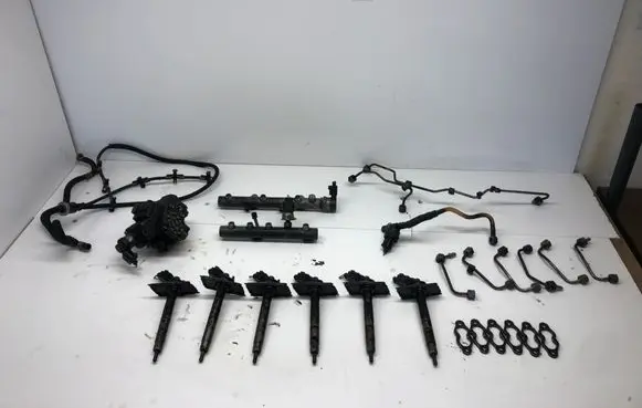 Audi A5 8T 8F Fuel injection system set 059130755S 0445010154 059130758E