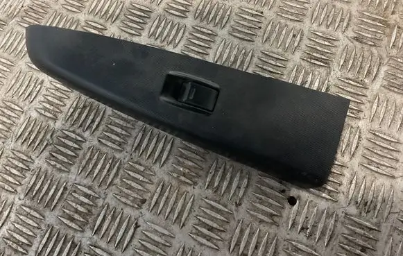 Toyota Hilux (AN10, AN20, AN30) Electric window control switch