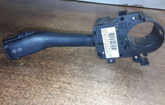Volkswagen Golf IV Indicator stalk 8L0953513G 202852