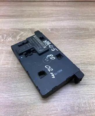 Mercedes-Benz C W203 Door control unit/module 2038201285 351320