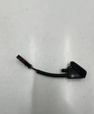 Windshield washer spray nozzle