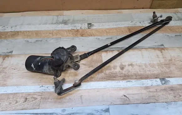 Hyundai Accent Front wiper linkage and motor