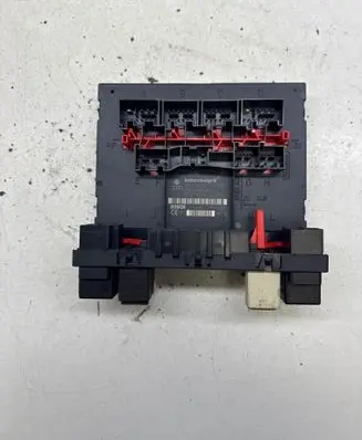 Volkswagen Golf V Comfort/convenience module 3C0937049E F005V00526